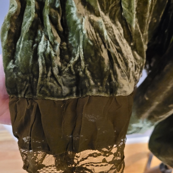 '90s Vintage Crushed Velvet Skirt & Blazer Set - Picture 11 of 11